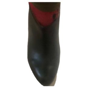 Nine West size 10 black leather heeled bootie’s platform toe  back zip